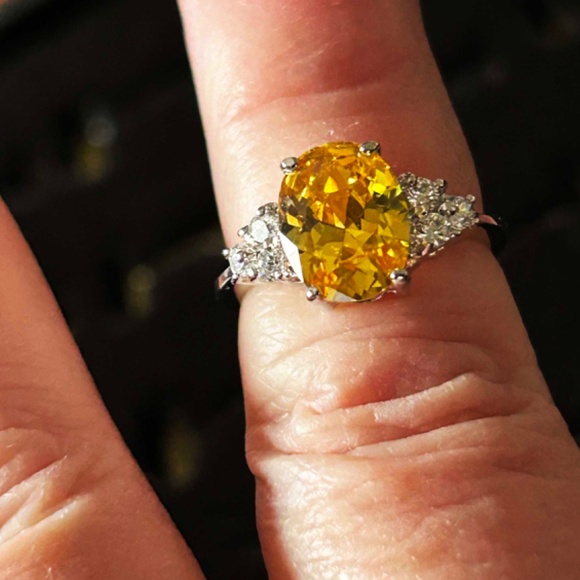 OVAL CZ WITH SIDESTONES RING, STERLING SILVER, LADIES SZ 6, YELLOW, FACETED, - Picture 4 of 4